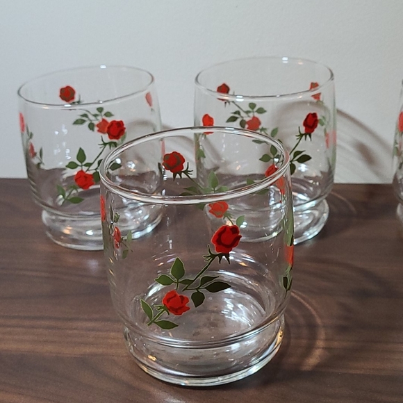 Vintage Rose pattern juice glass set - Picture 9 of 10